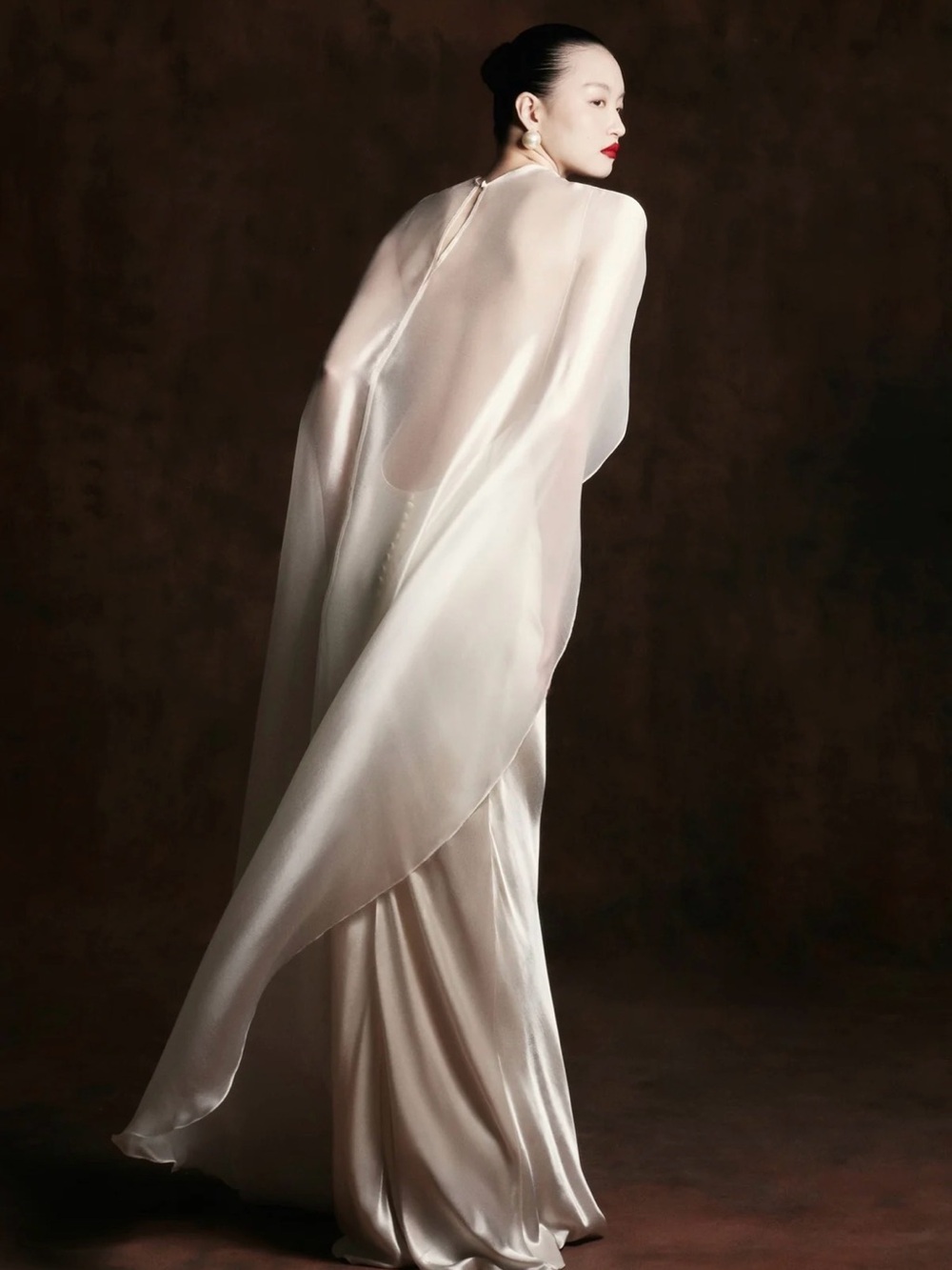 Elegant Ivory Backless Slip Dress with Button Detail - Picture 2 of 10